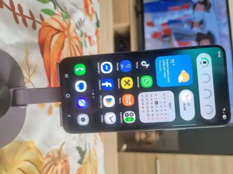 Predám Samsung Galaxy S21 – používaný, plne funkčný