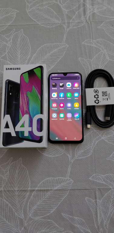 Predám Samsung Galaxy A40 64 GB – používaný, plne funkčný
