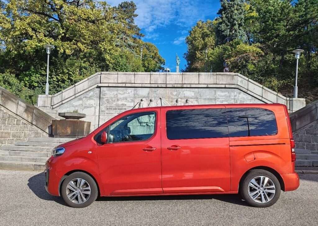 Ponukam privatne transfery na letiska pre 7 ludi + vodic