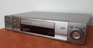Predám Panasonic NV-HS960 – VHS / S-VHS / S-VHS ET