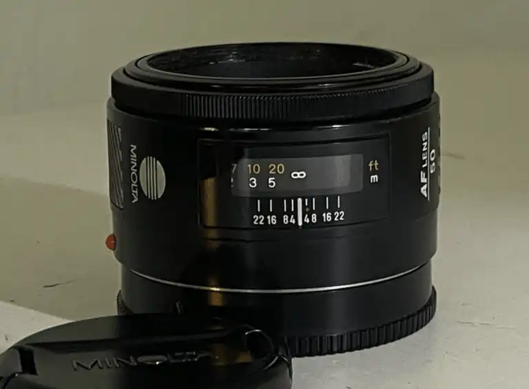 Minolta Maxxum 50 mm f/1,7 – zachovalý objektív