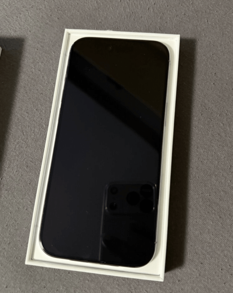 iPhone Air 256 GB blankytne modrý – pekný stav - fotka 2