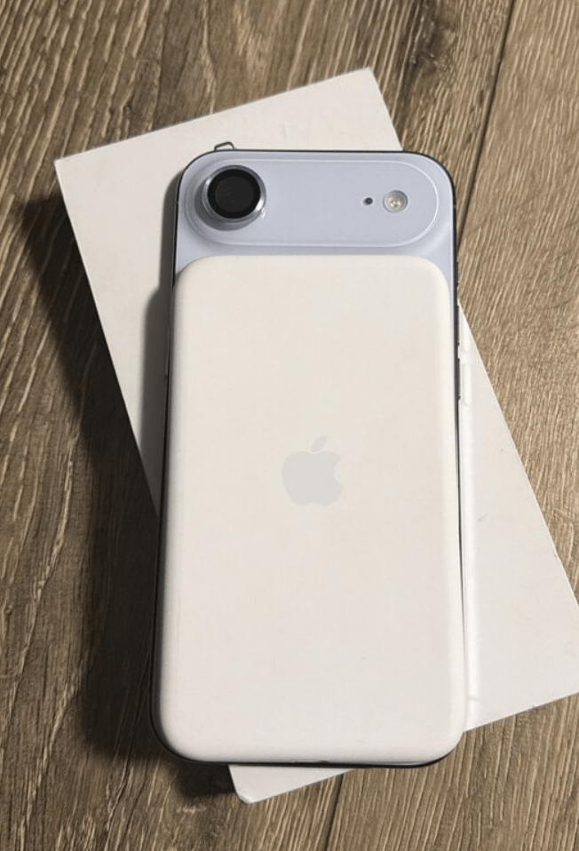 iPhone Air 256 GB blankytne modrý – pekný stav - fotka 3