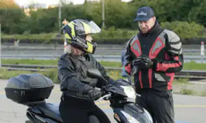 Naučím jazdiť na skútri – máš vodičák, chýba prax
