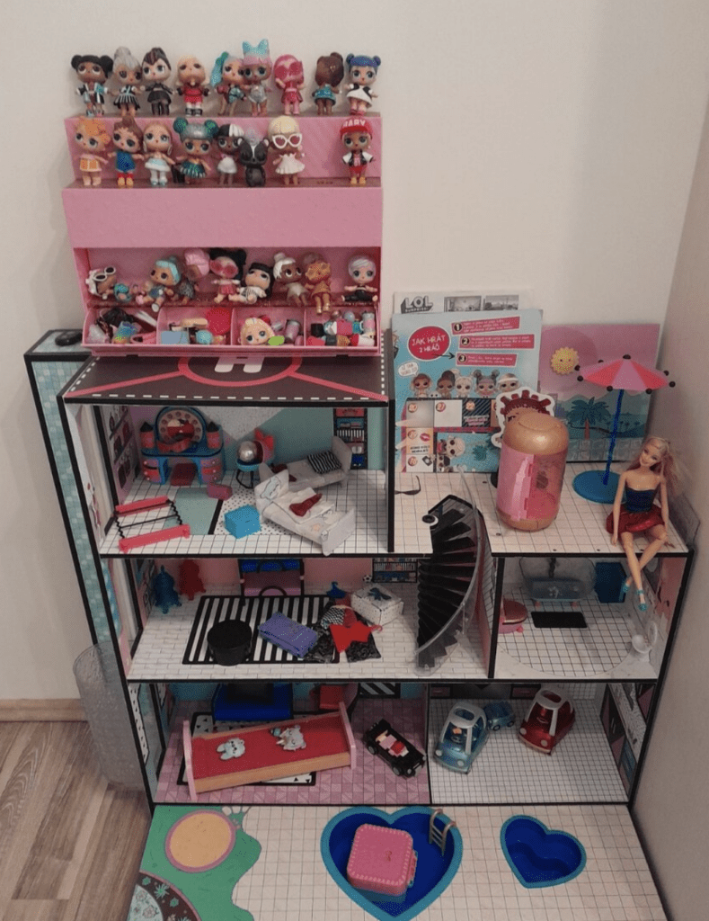 L.O.L. domček + výstavka – kompletný set