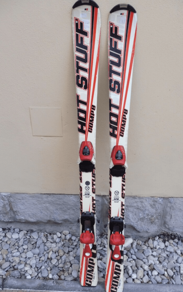 Detské lyže Hot Stuff 120 cm s viazaním Atomic