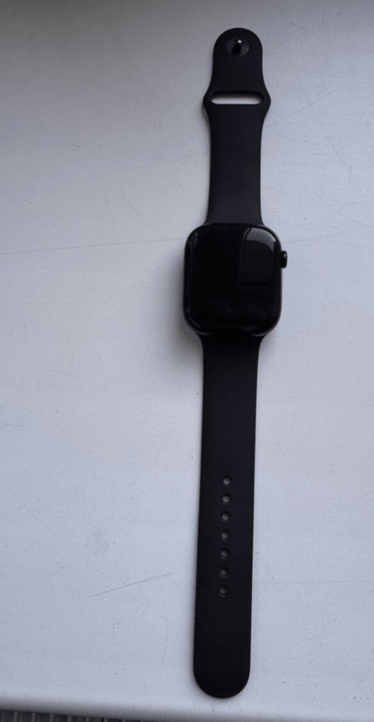Predám Apple Watch Series 10 GPS – veľmi pekný stav