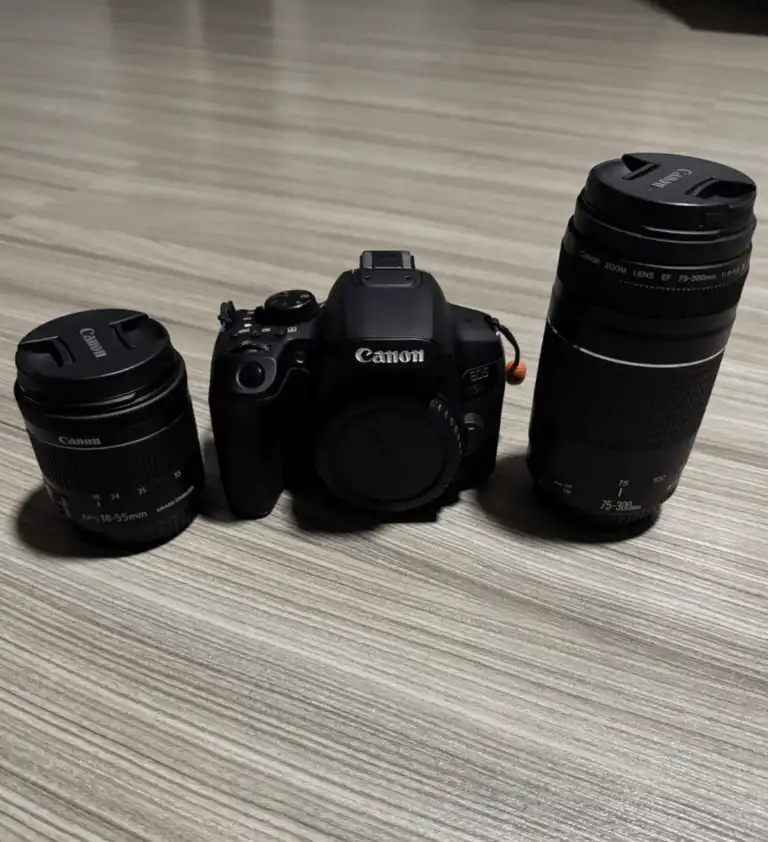 Predám Canon EOS 850D spolu s objektívmi.