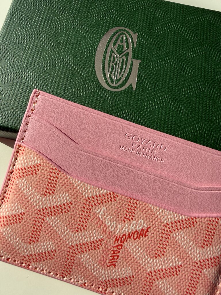 Peňaženka na karty (card holder)