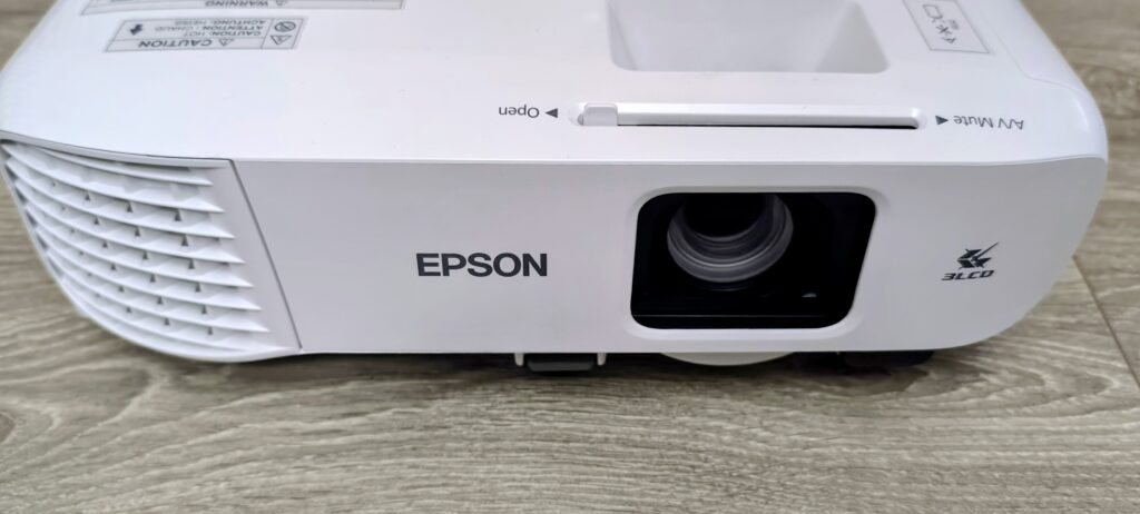 EPSON EB-992F Full HD projektor - fotka 10