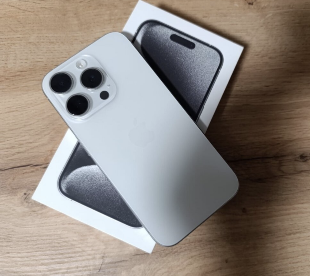 Predám iphone 15pro 256gb biely