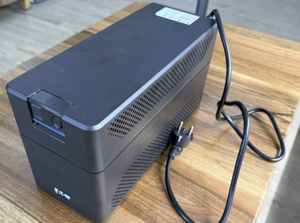 predám Eaton 5E Gen2 1600VA UPS záložný zdroj