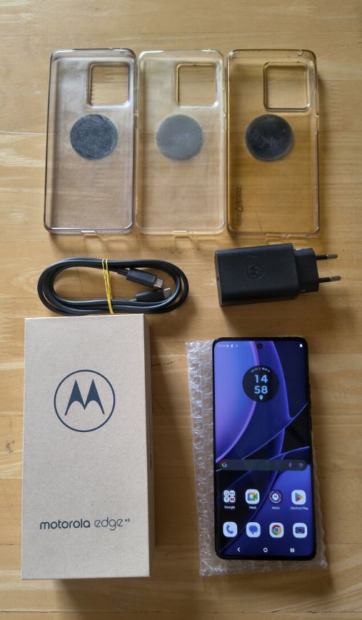 predám Smartfón Motorola Edge 40 – 12GB RAM / 256GB ROM