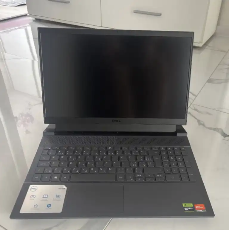 Herný notebook Dell G15 – Ryzen 7 / RTX 4060 – 32GB RAM – 16
