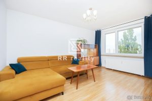 Ponúkame 3 izbový byt s loggiou na Terase obklopený zeleňou